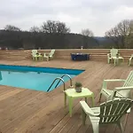 De Eifelhoeve Bed and breakfast 4*