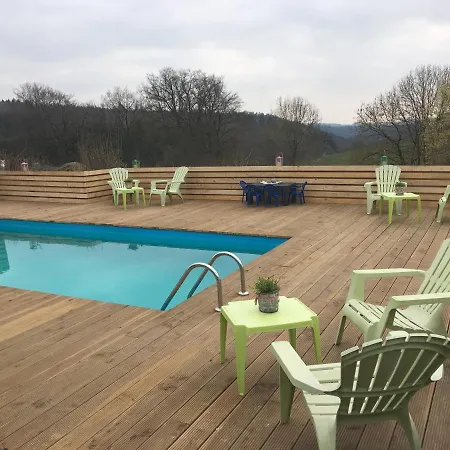De Eifelhoeve Bed and breakfast 2*