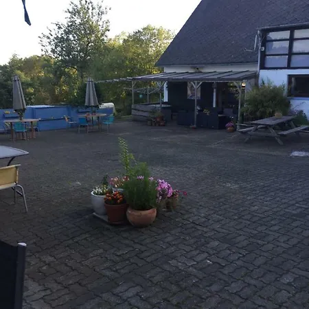 De Eifelhoeve 2*
