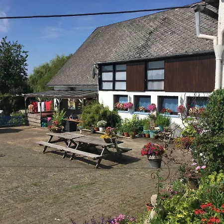 De Eifelhoeve Frühstückspension 2*